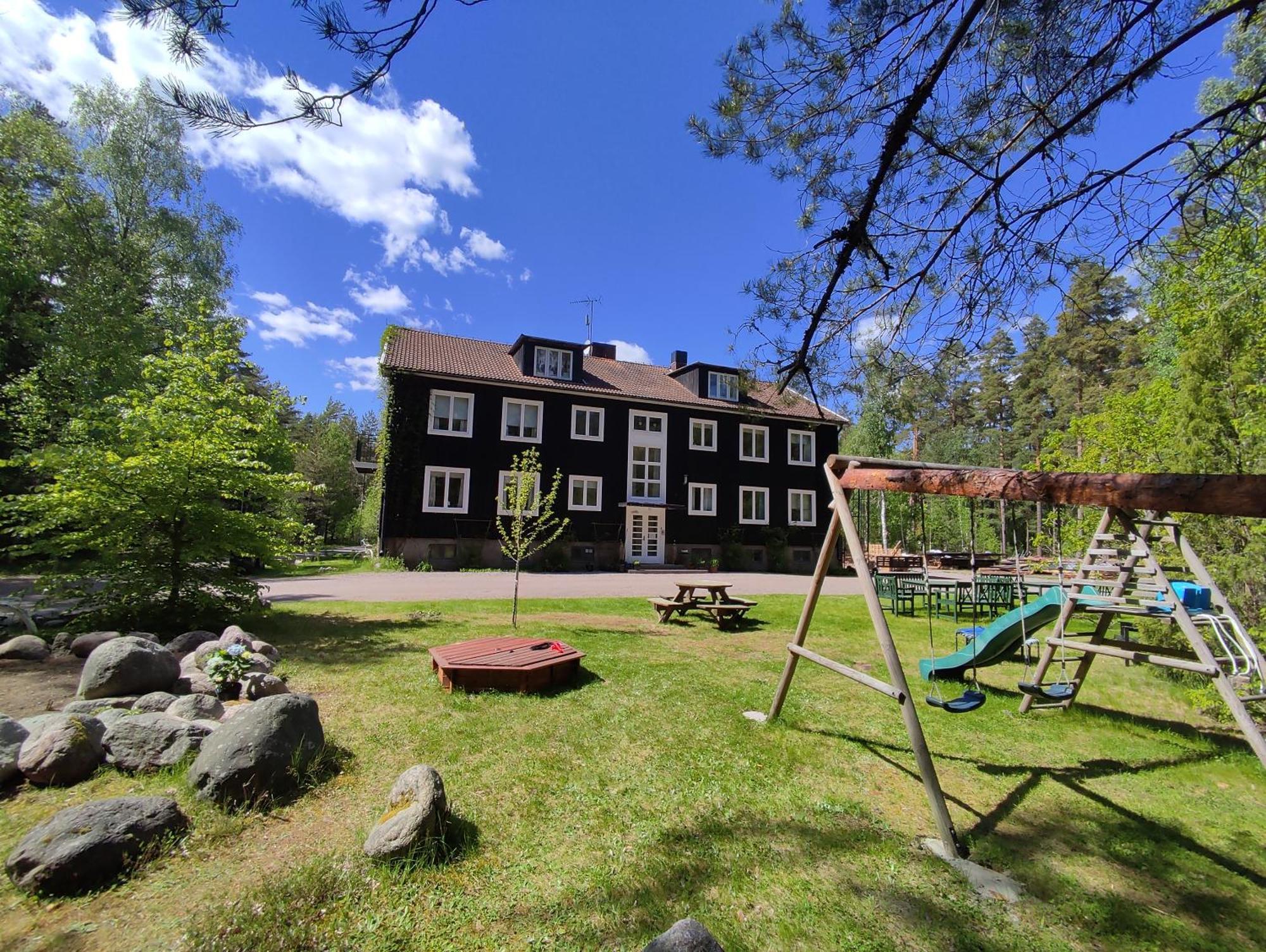 Villa Karlloesa - Bed And Breakfast Målilla Exteriér fotografie